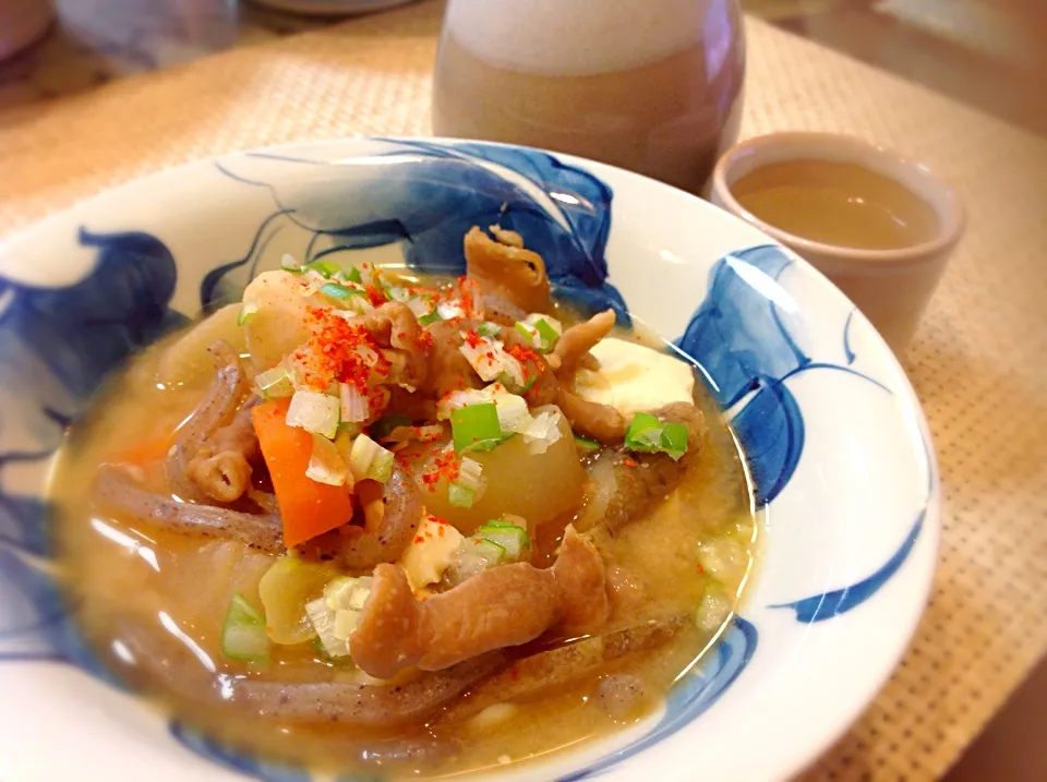 今日も、寒かった💦「モツ煮で乾杯🍶」😋|アライさんさん