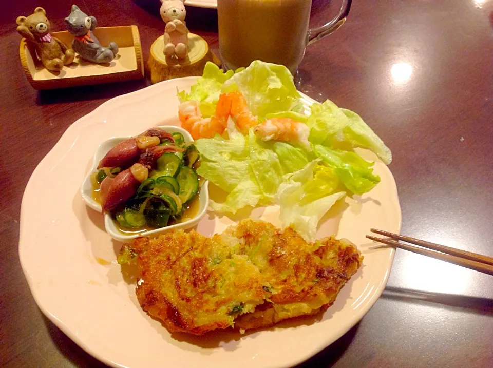 Snapdishの料理写真:お好み焼きをカフェっぽい食べ方 笑 違和感あるなぁ|りんたん❤︎さん