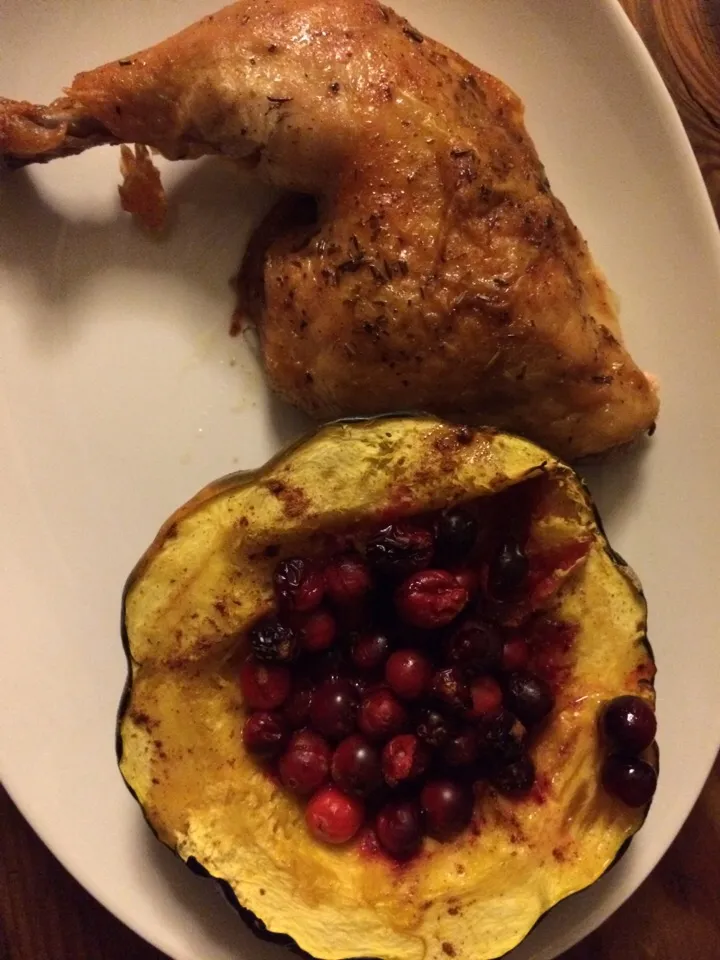 Roasted chicken with cranberry stuffed acorn squash|Trisha & Patさん