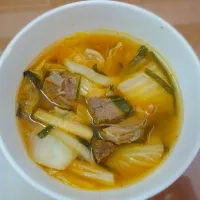 Snapdishの料理写真:Kimchi soup with beef|Hebi Doさん