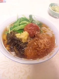 昔作った料理🍴〜梅カツオのうどん〜生姜、とろろ昆布、三つ葉等を入れて胃に優しいメニュー✨😌|♥️さん