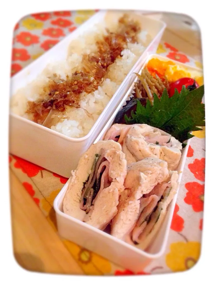 Snapdishの料理写真:＊鶏胸肉のハムしそ巻き巻き弁当＊|masumi♡さん