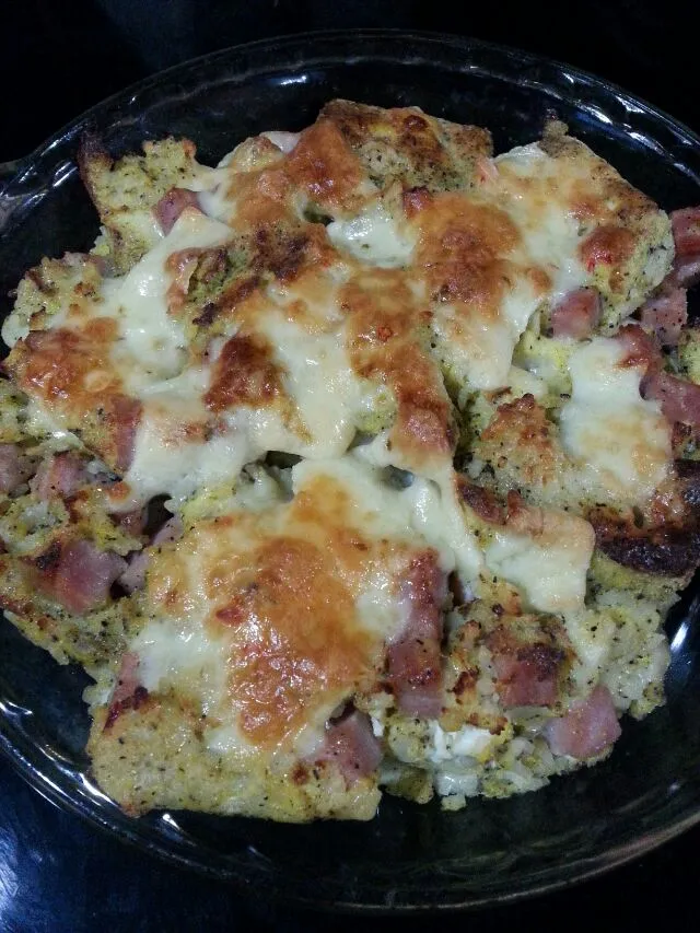 Snapdishの料理写真:egg bake with ham,  rice, jalapeno cheddar, extra sharp cheddar.|Polly Gelfusoさん