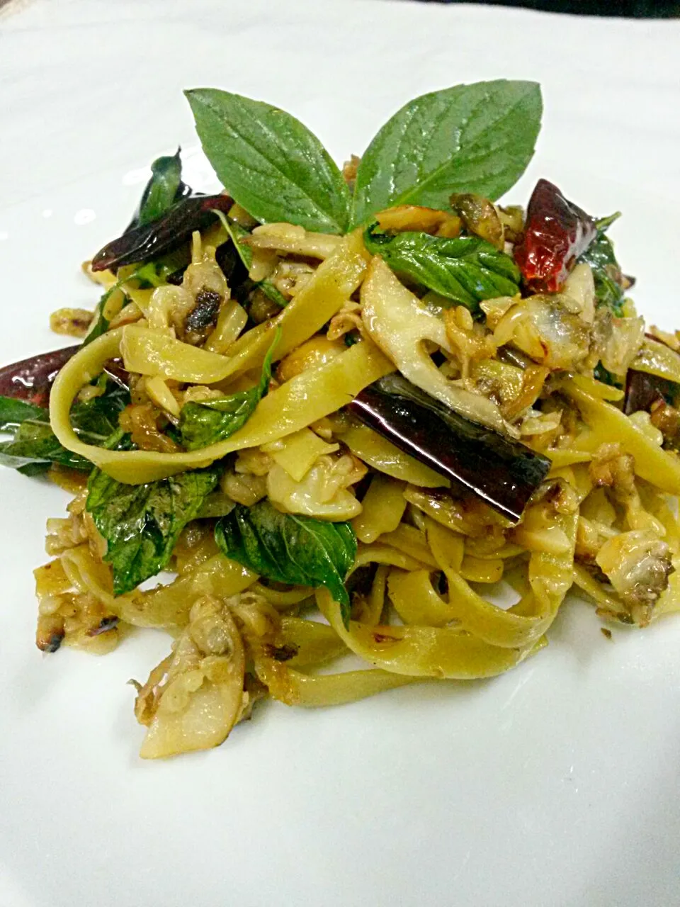 Clam Spinach Fettuccine|Jeab Lertさん