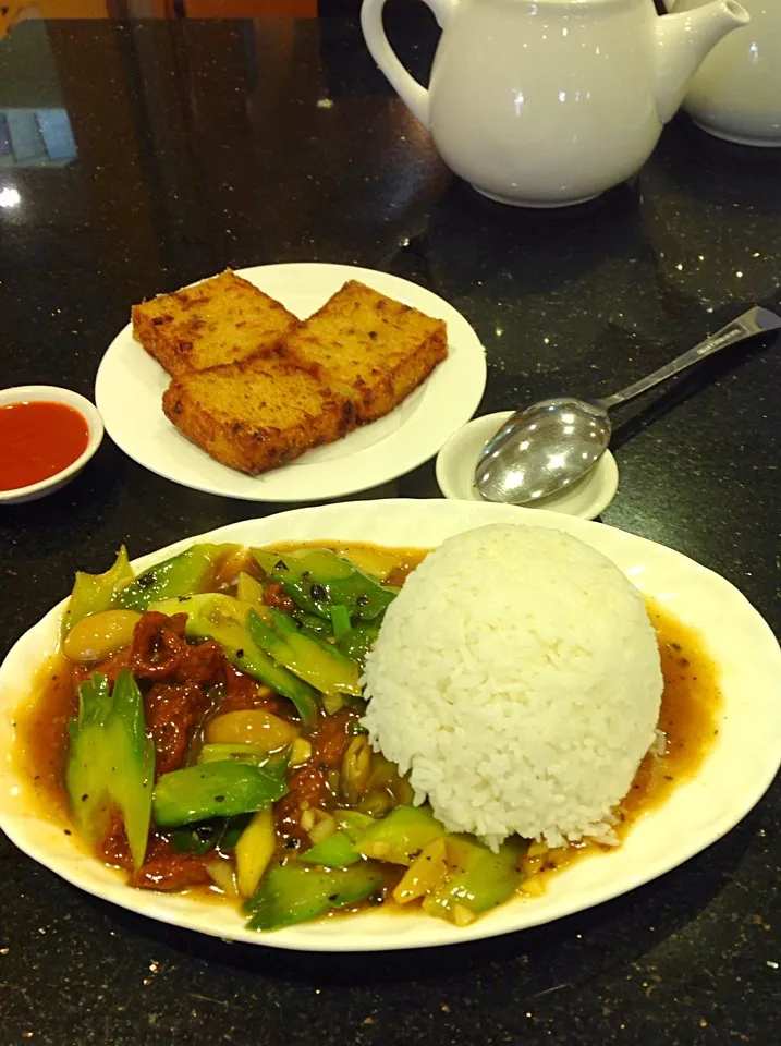 Snapdishの料理写真:Beef Ampalaya Rice and Radish cake|Mariano Ngさん