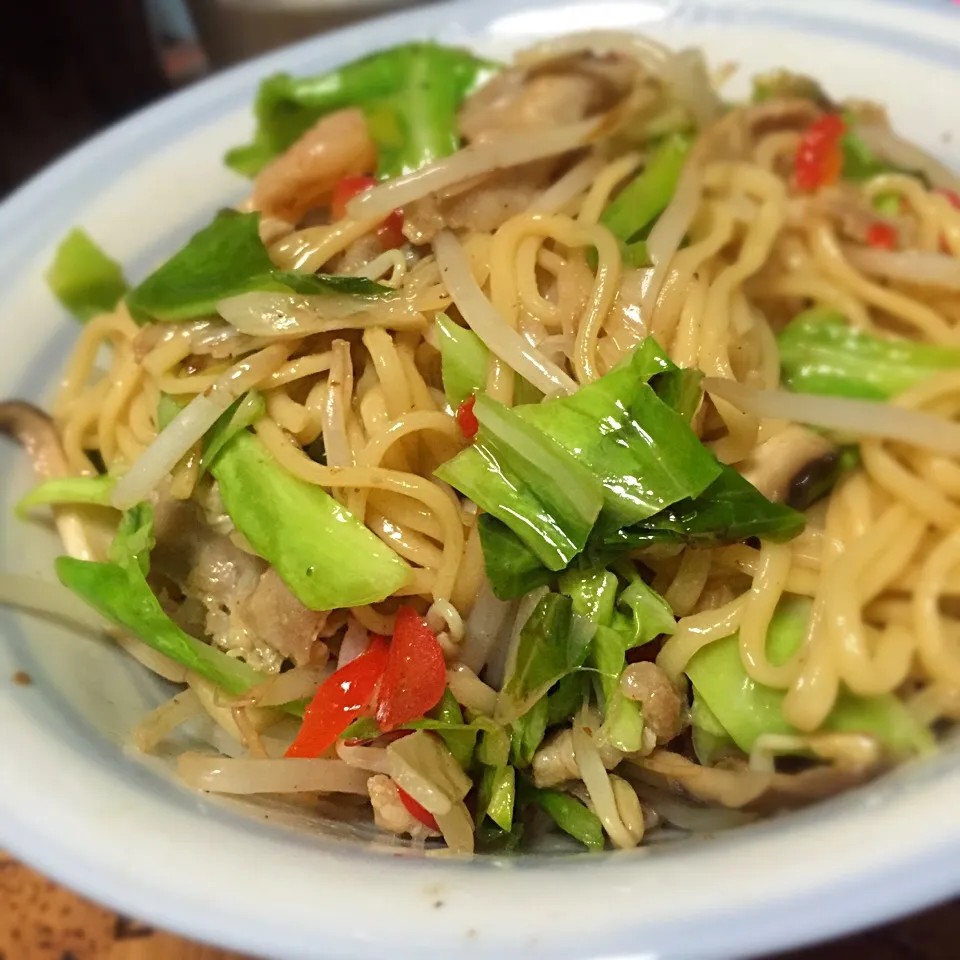 ラ王の冷麺で、焼きそば|にょんにいさん