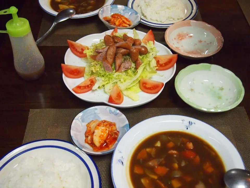 今日の晩ご飯

今日は歯の定期検査と歯の掃除、グラついてる差し歯が見つかり、
しばらく通うことになった。

今日の晩ご飯はカレーとサラダという超シンプルなもに、でもこれが美味しいのです。

手間と美味しさは比例しないと思います。|Keisei Chouさん