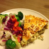 Chicken & mushroom pie with green salad|sepidehさん