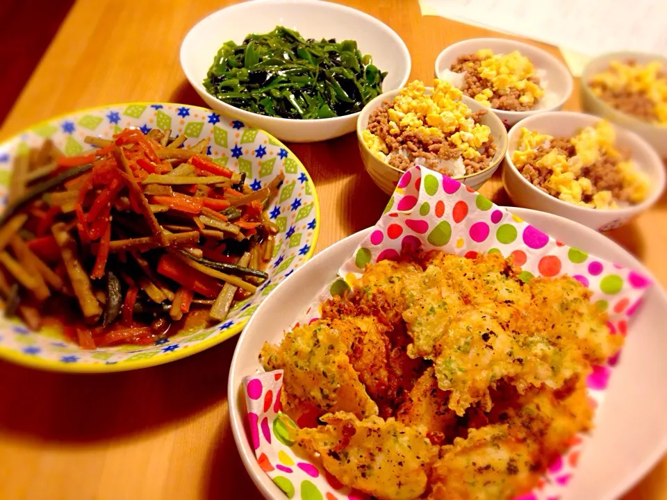 ２月１０日の夕ごはん〜あぶらかれいの天ぷら♫きんぴら牛蒡♫そぼろ丼♫メカブとワカメのポン酢和え〜|みなこさん