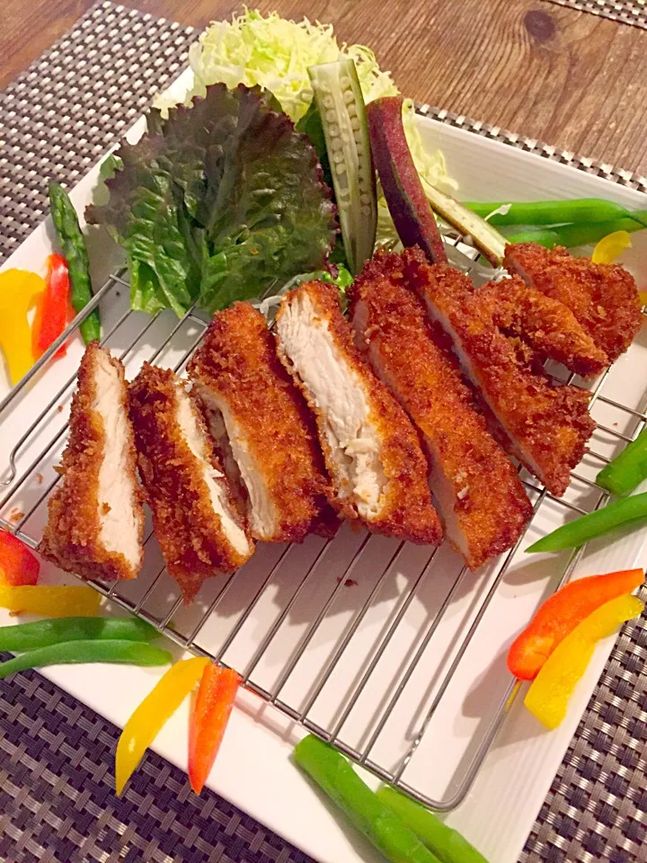 チキンカツ🍗🌿付け合わせ野菜🍀お初✨赤オクラ😍|まみりんごさん