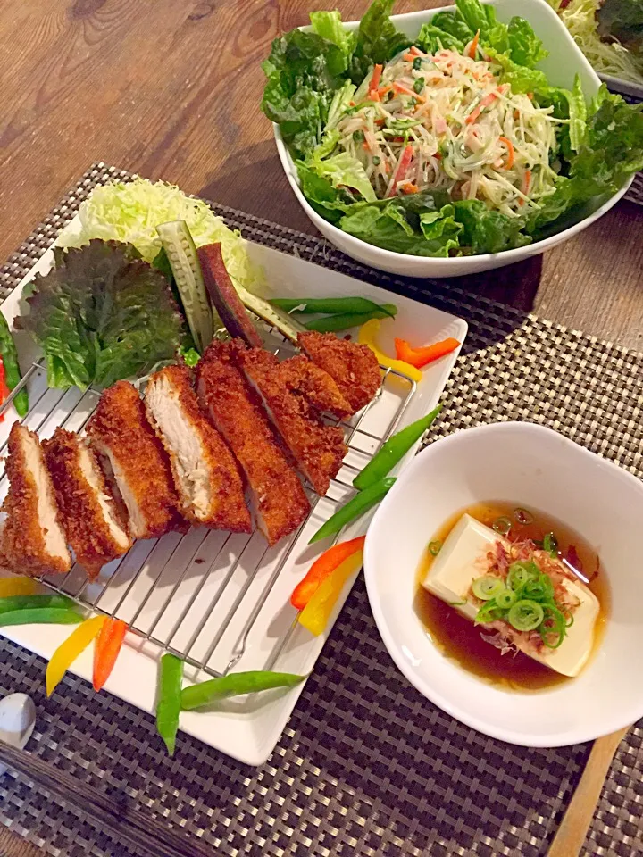 Snapdishの料理写真:チキンカツ🍗春雨サラダ、温奴🍀|まみりんごさん