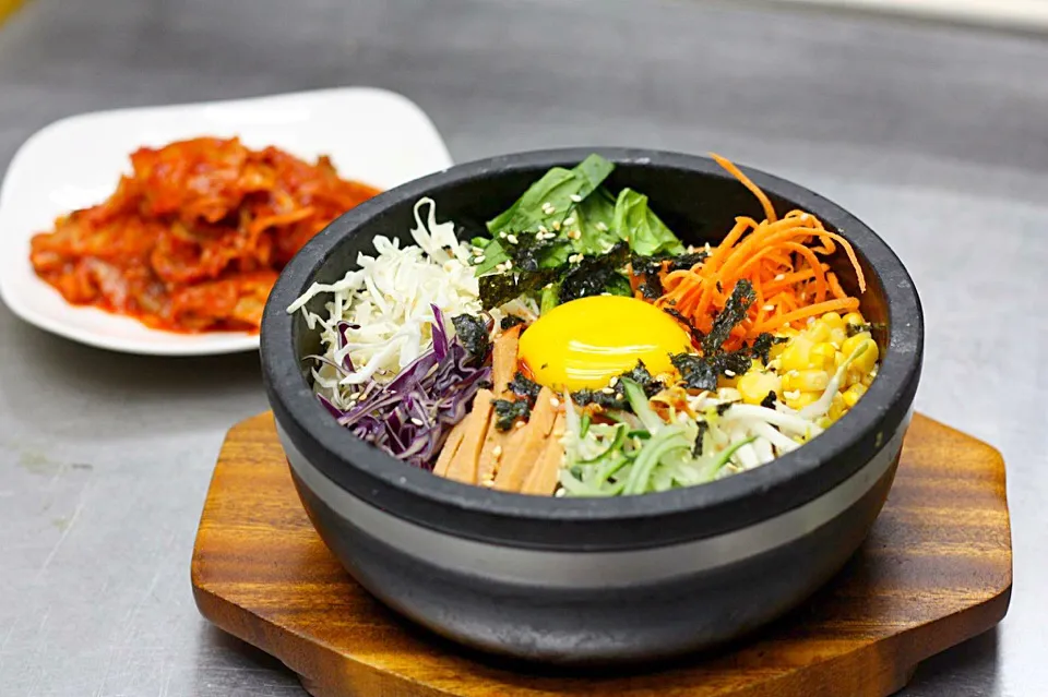 Snapdishの料理写真:Dolsot Bibimbap|Jaronさん