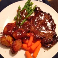 Steak with roast potatoes and veg|Hassさん