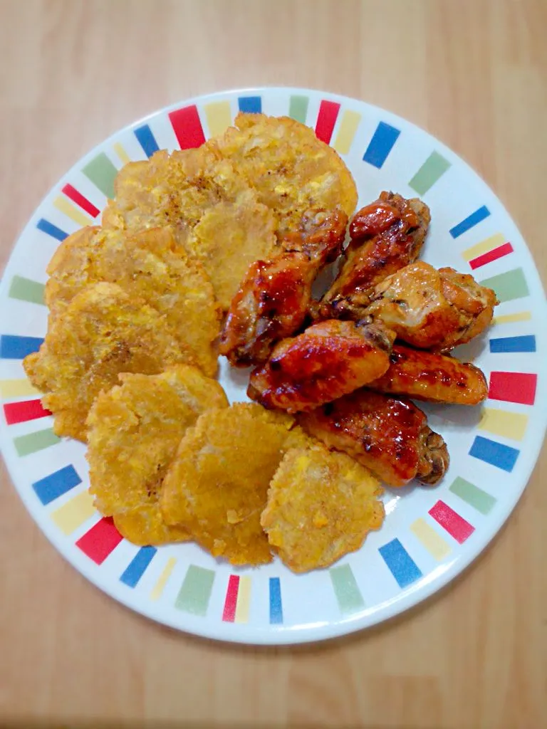 Tostones(green plantain) & Chicken Wings|Yari Gonzálezさん