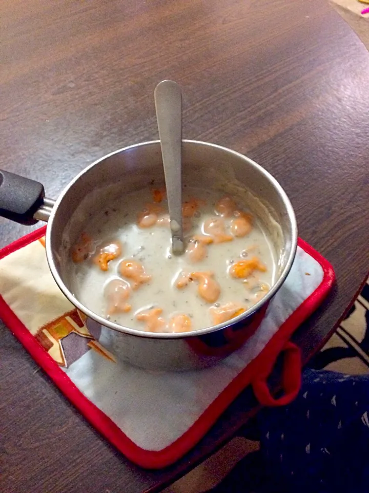 Mushroom soup and fishy crackers|Jessica Cさん