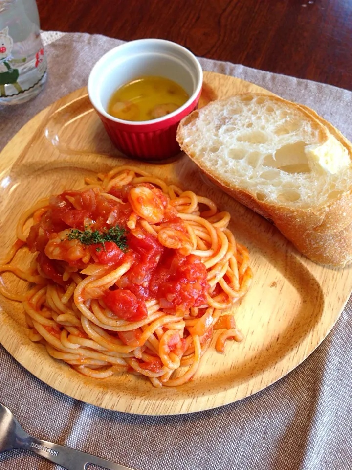 Snapdishの料理写真:エビのトマトソースパスタ|なつさん