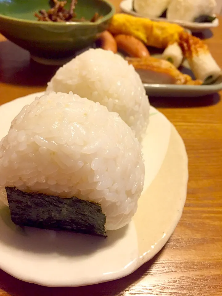 Snapdishの料理写真:おにぎりでランチ(´◡`๑)|さくたえさん