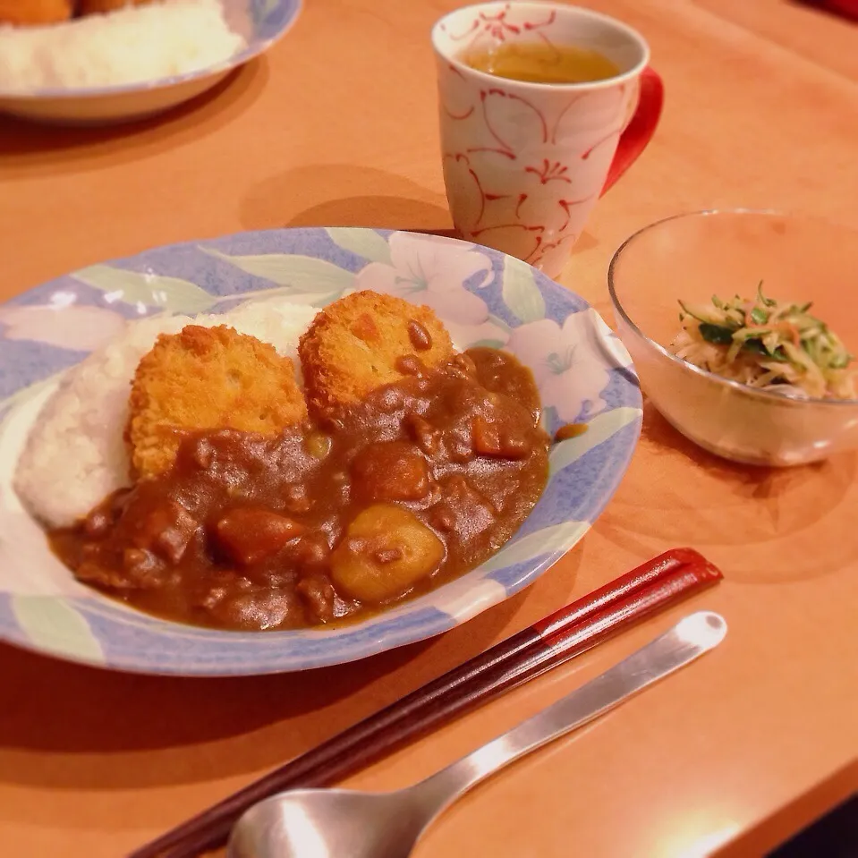 コロッケカレー、切り干し大根のサラダ|はるさん