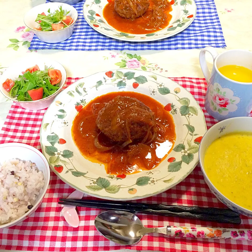 •煮込みハンバーグ〜トマトソース煮〜🍅✨•カボチャとサツマイモのスープ🎃🍠|♥️さん