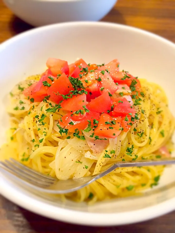 トマトとベーコンと白アスパラのパスタ|山本佳子さん