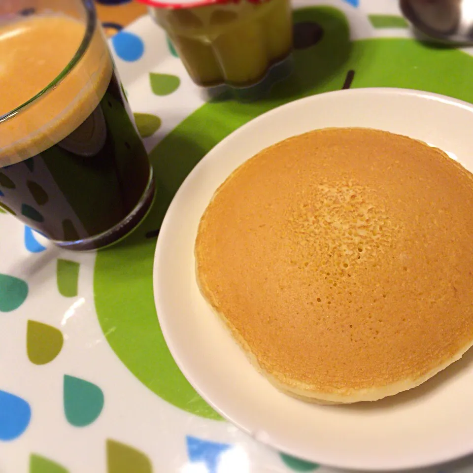 Snapdishの料理写真:メープルパンケーキ コーヒー|さるさん