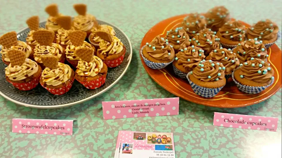 "Stroopwafel" and chocolate cupcakes :) #stroopwafel  #Chocolate #cupcake #|Anniekさん