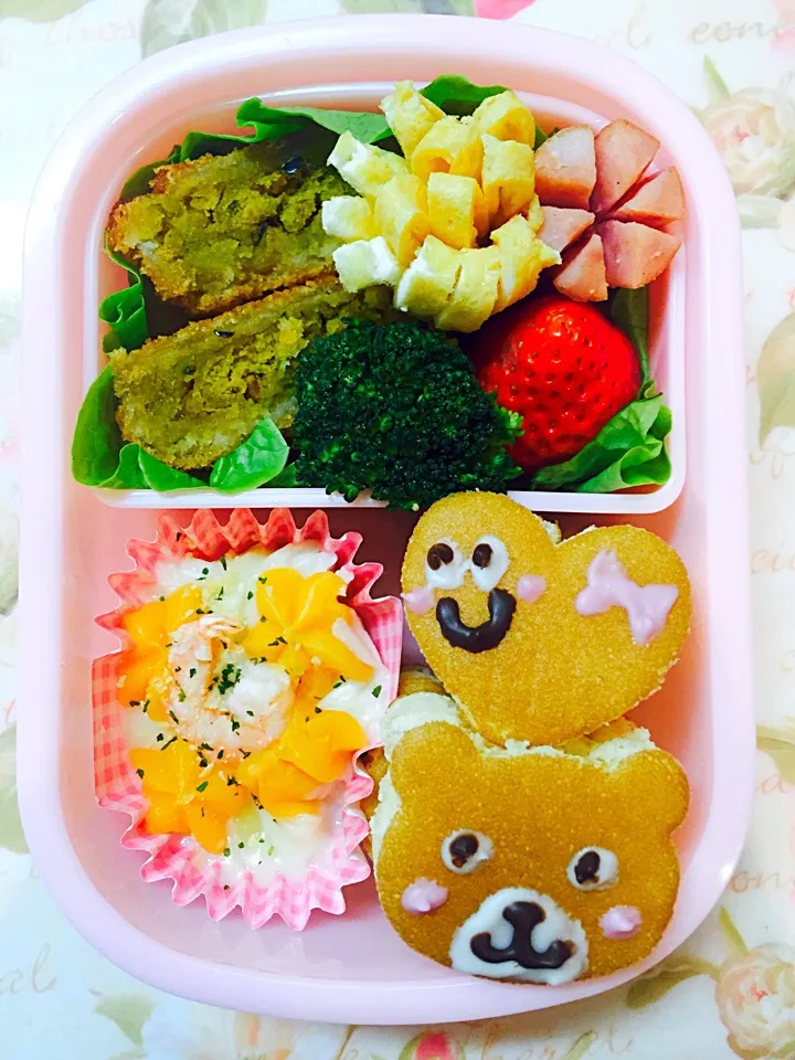 Snapdishの料理写真:ホットケーキなお弁当|eriiiiinaさん