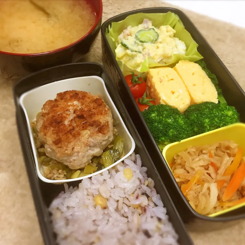 今日はハンバーグ弁当∠( 'ω')／ 
ハンバーグ好き♡|ユウリンさん