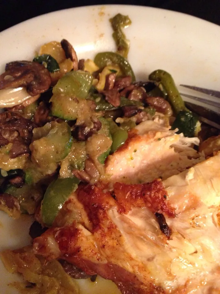 Baked chicken stuffed with broccoli/cheese with baked veggies|Kayla Parsleyさん