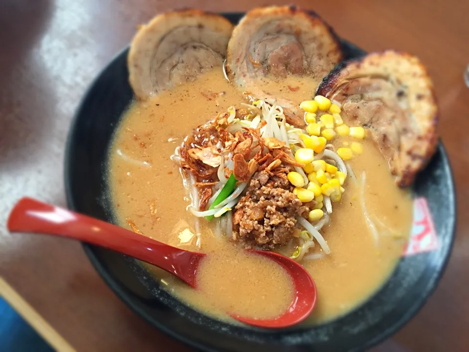 Hokkaido miso Ramen w/ Aburi Chashu|Samuel Naylorさん