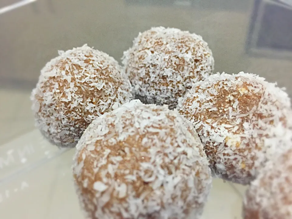 Coconut chocolate balls|charmaineさん