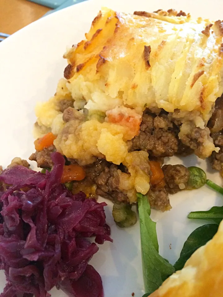 Shepherd's pie with red cabbage;))|aястасияさん