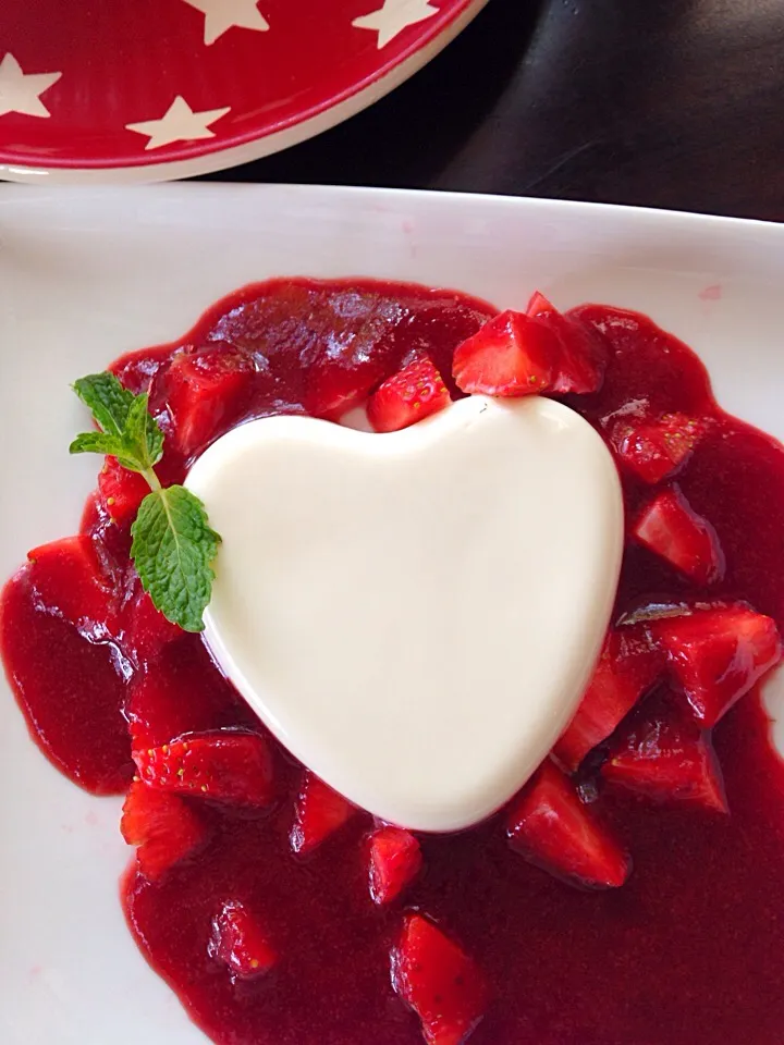 panna cotta strawberry|Mameau Niyomsubさん