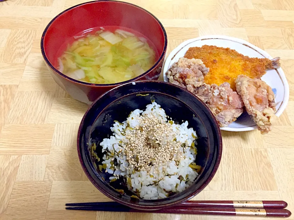 鯵フライ・鶏の唐揚げ・高菜ご飯・野菜の味噌汁|Tarou  Masayukiさん