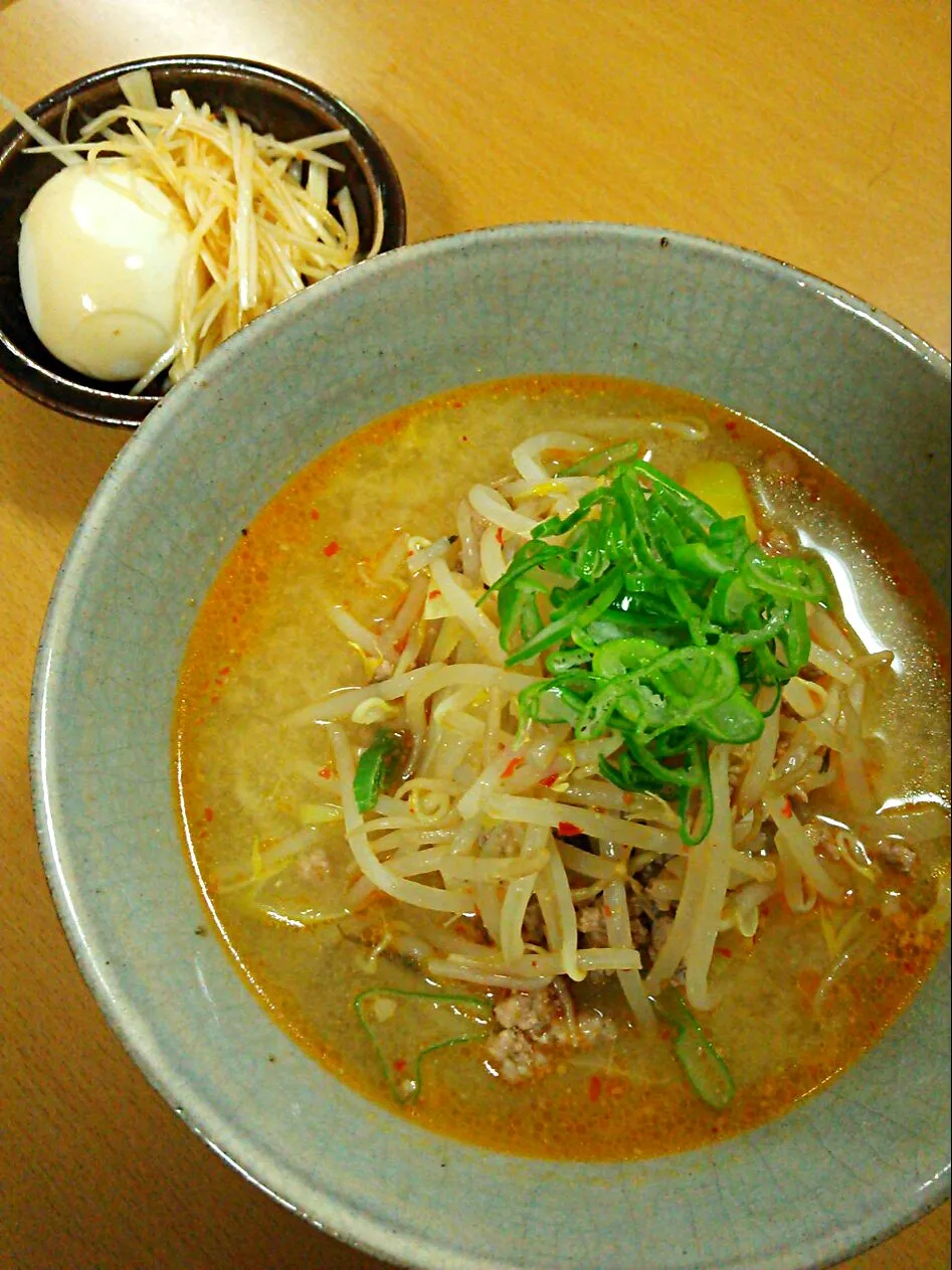 さくらさんのもやしと豚バラのこくうまゴマ味噌スープ◡̈♥︎|アッツさん