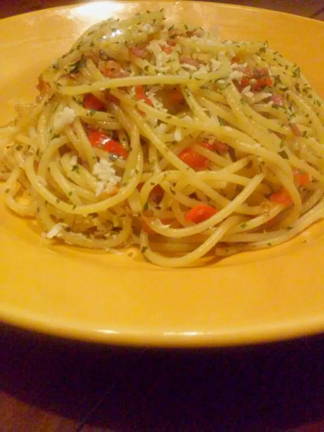 Snapdishの料理写真:Seaking Aglio e Olio|Hardian Trianggaさん