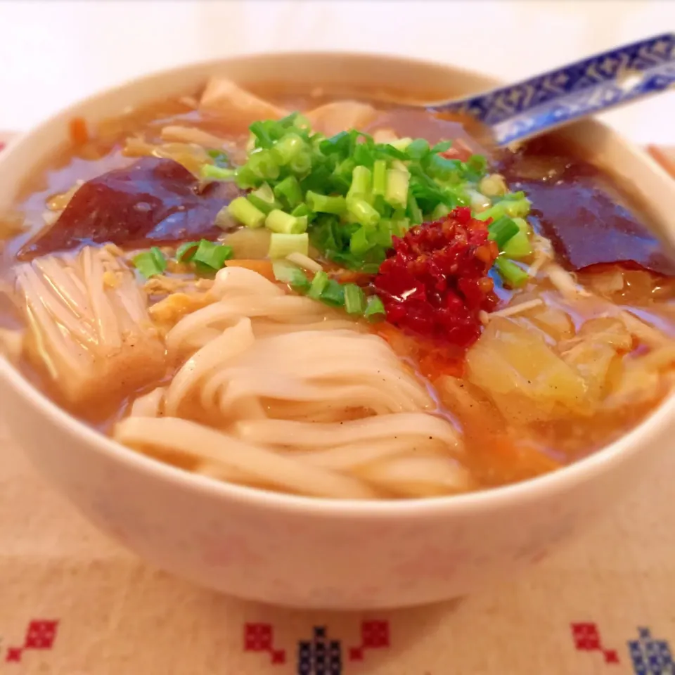 簡単におウチで本格的な酸辣湯麺が出来ます♪とろ～り熱々美味しいですよヽ(=´▽`=)ﾉ|ユウリンさん