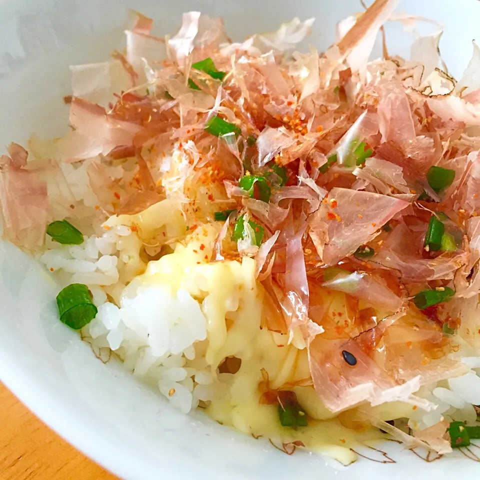 チーズおかかのっけ丼ぶり|カウンター嬢さん