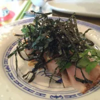 Kingfish sashimi with black daikon wasabi and yuzu|Kino Sohさん