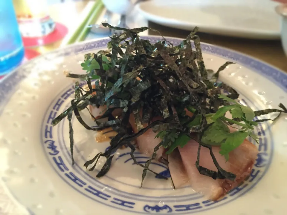 Kingfish sashimi with black daikon wasabi and yuzu|Kino Sohさん