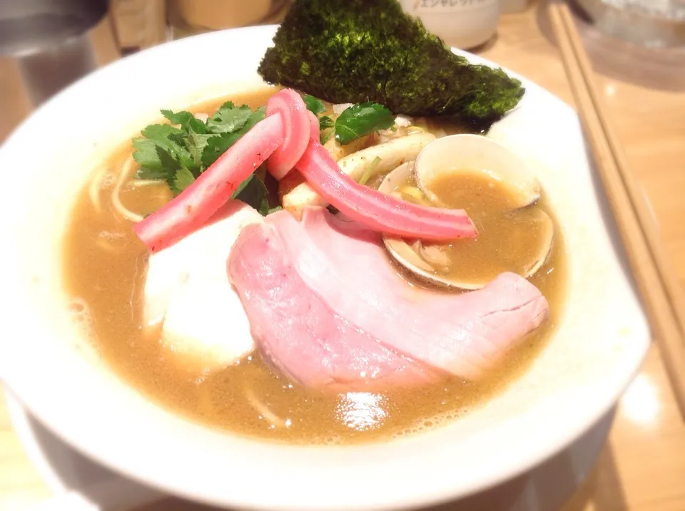 むぎとオリーブ🍜開店1周年記念限定メニュー「蛤味噌SOBA」😋|アライさんさん