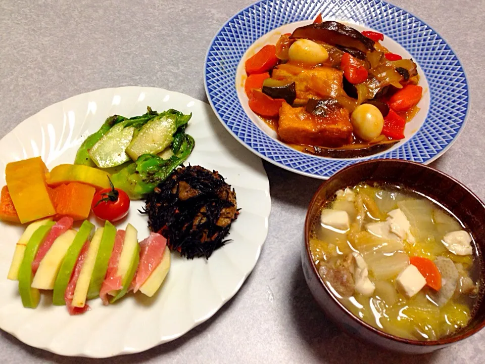 厚揚げを使った酢豚もどきと残り物の晩ご飯|Orie Uekiさん