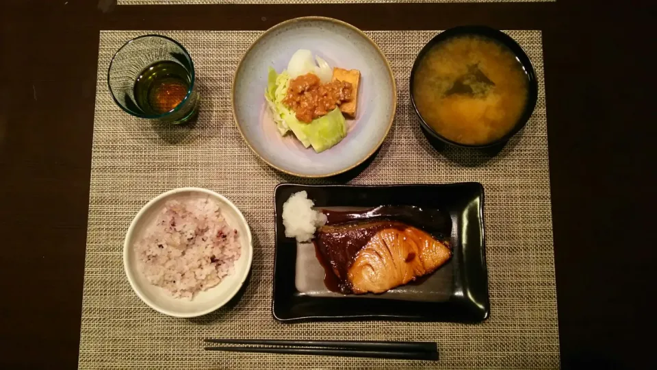 ぶりの照り焼き、温野菜の肉味噌のせ|nijigoroさん