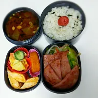 Snapdishの料理写真:主人のお弁当♪ハムステーキと野菜炒め|しずかちゃんさん