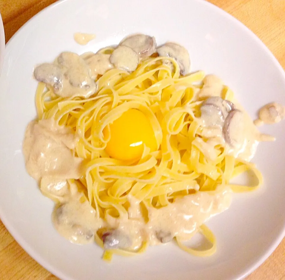 Snapdishの料理写真:Pasta with eggyolk|lori sさん