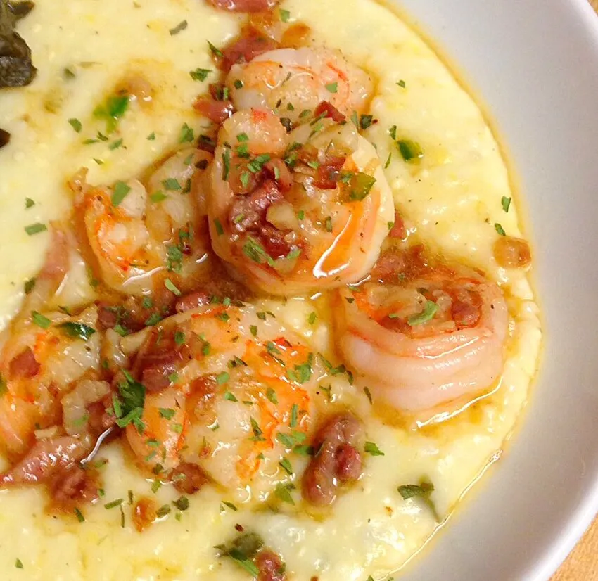 Shrimp and grits with pancetta|lori sさん