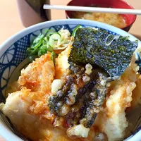 Snapdishの料理写真:Tendon with egg. Cheap and delicious!|Heather Westhaverさん