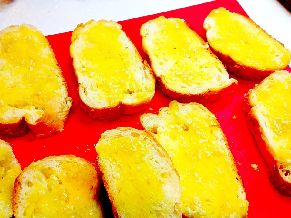 Garlic breads...so yummy|luluhさん