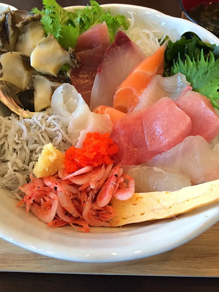 Snapdishの料理写真:プレミアム丼😃🐟💕WATATSUMI江ノ島|モモさん