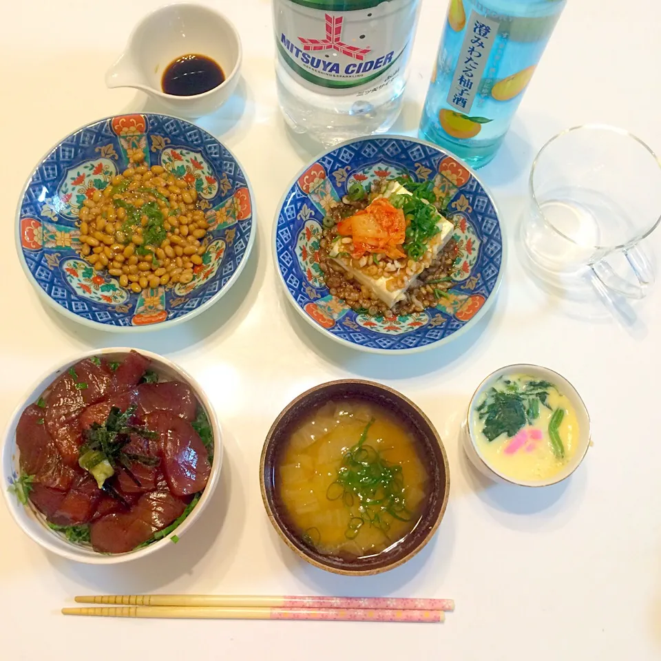 マグロ漬け丼 茶碗蒸し キムチ天かすネギのせ豆腐 納豆|なほさん